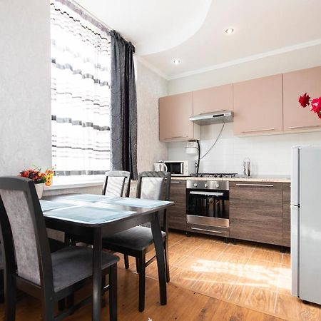 Comfortable Apartment In The Golden Square. Alma-Ata Buitenkant foto