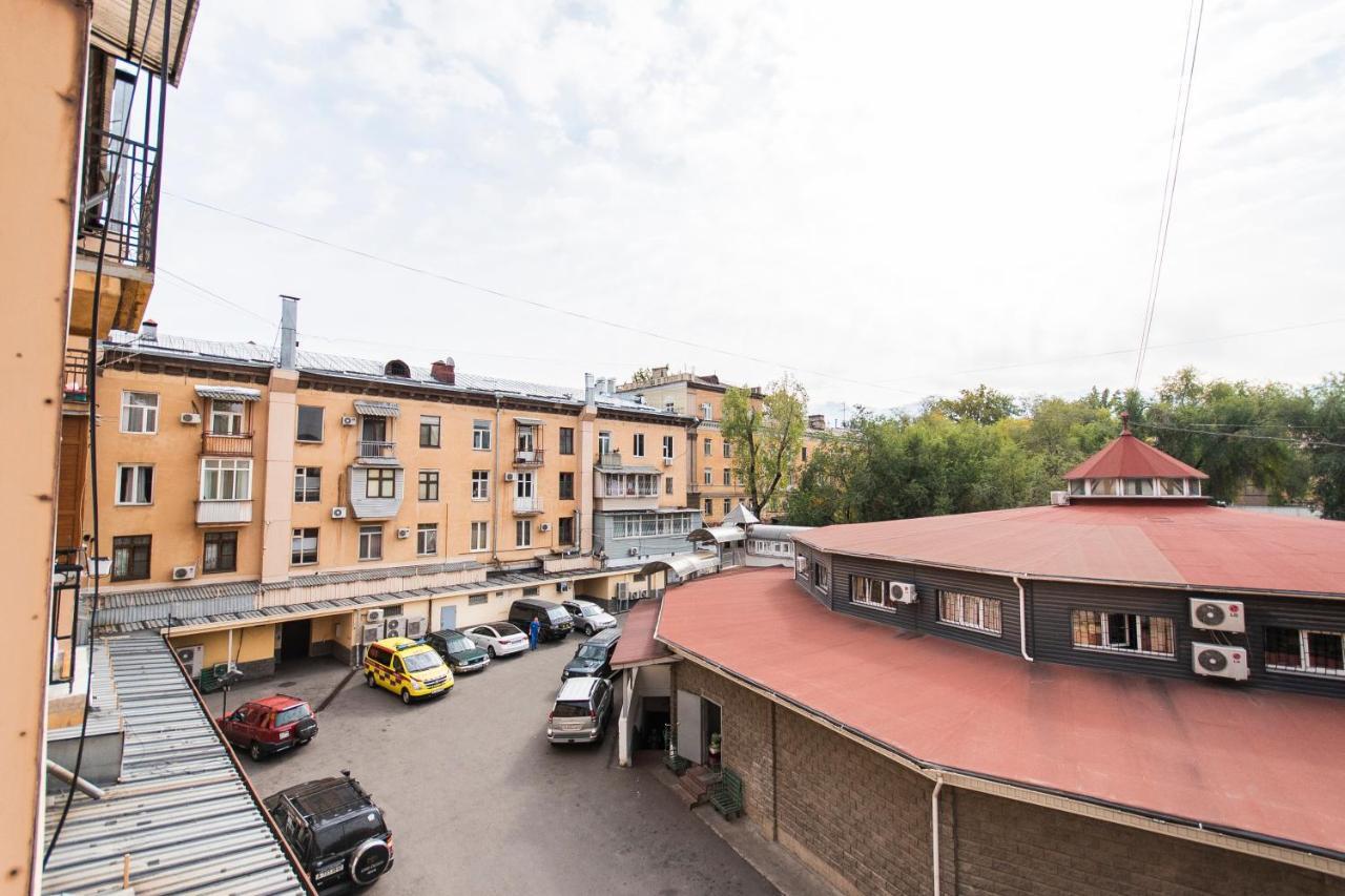 Comfortable Apartment In The Golden Square. Alma-Ata Buitenkant foto
