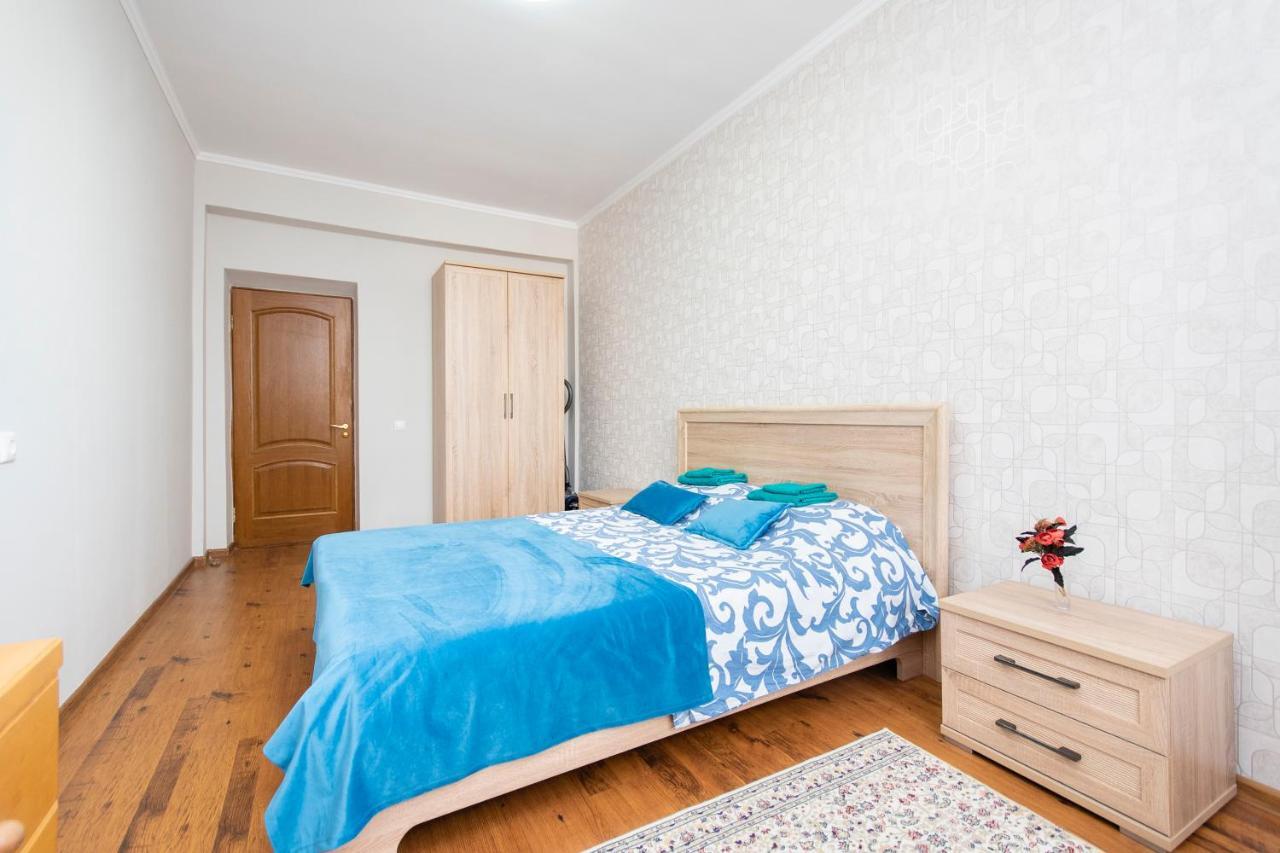 Comfortable Apartment In The Golden Square. Alma-Ata Buitenkant foto